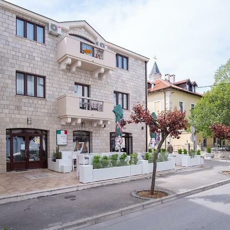 Apartmani Vila Kosa Требине Екстериор снимка
