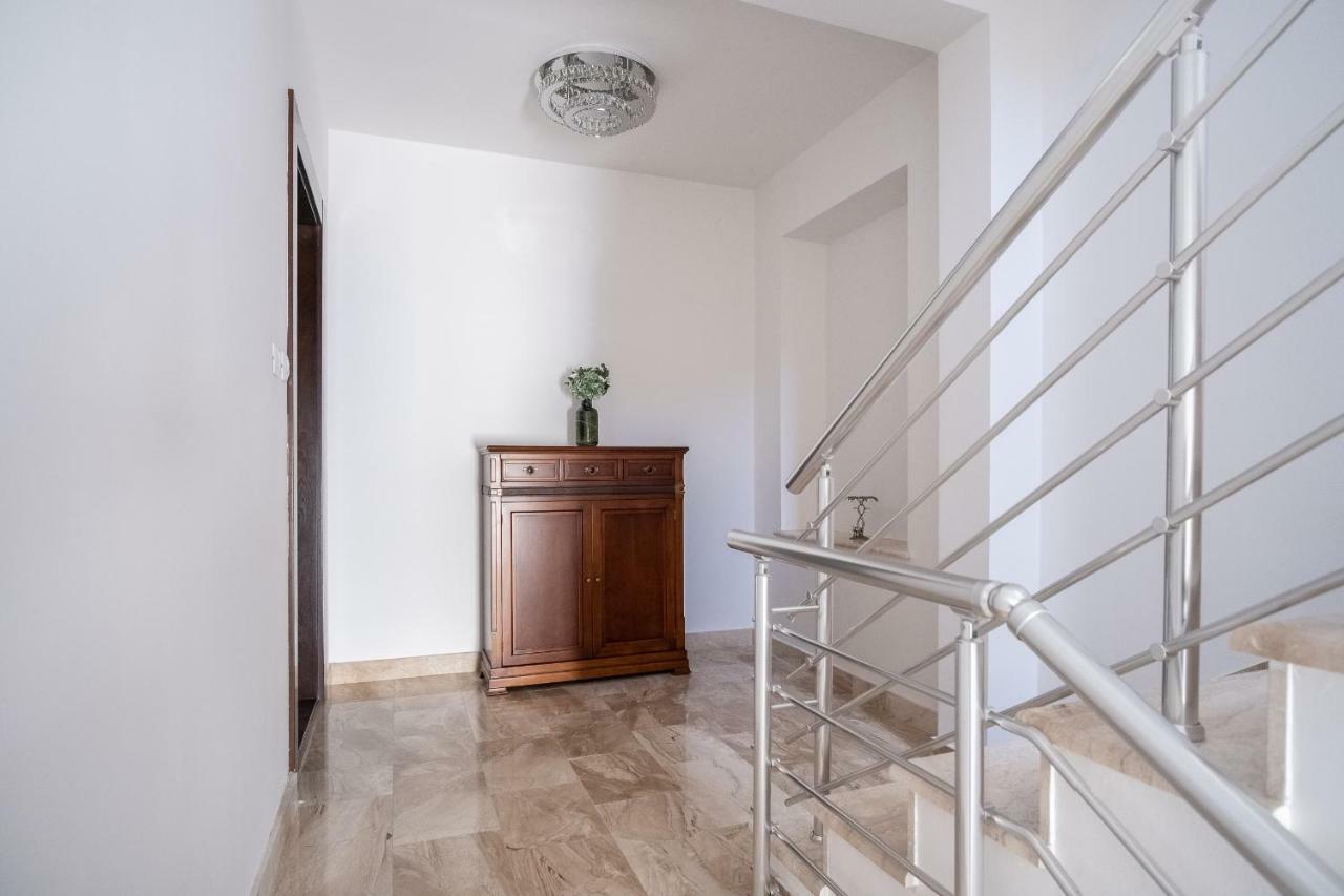 Apartmani Vila Kosa Требине Екстериор снимка